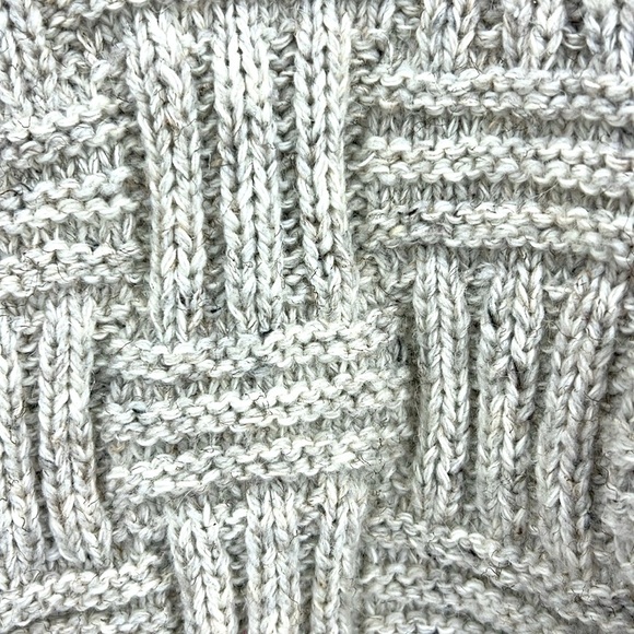 Vintage Handmade Cable Knit Crew Neck Raised Heavy Knit fisherman Sweaterr SZ L - Picture 5 of 9